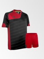 Camiseta de Futbol y Short Modelo Torino Negro Rojo